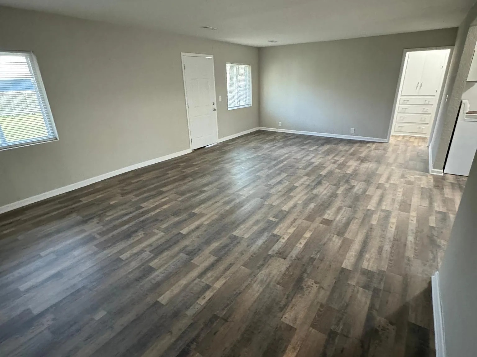 813 W Dayton Ave — Photo 1
