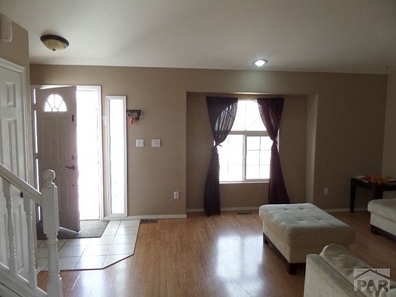 5th image of 7 Slayton Ct