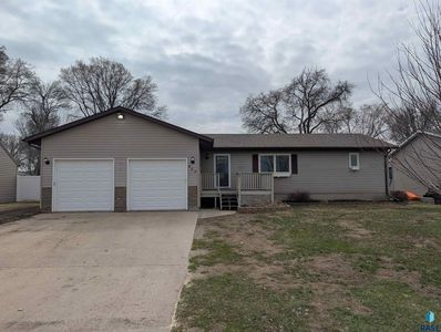 603 W 3rd St, Dell Rapids, SD, 57022