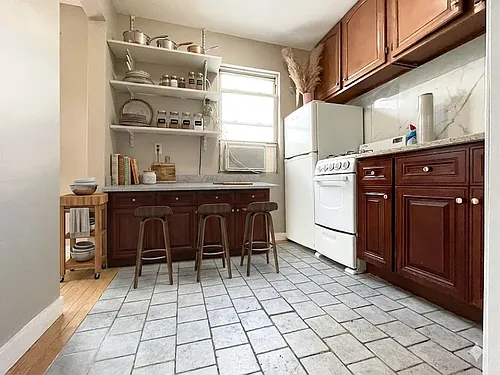 200 Graham Ave #2 Photo 1