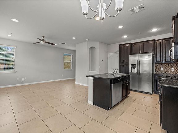 3rd image of 1001 Zodiac Ln Unit 38