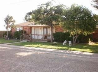 602 N Cedar Ave, Levelland, TX 79336