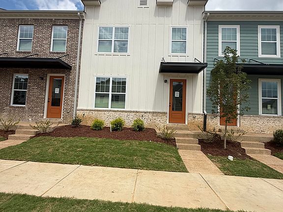 2nd image of 3057 Portage Dr