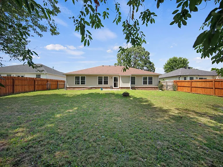 903 Tyra Ln — Photo 29
