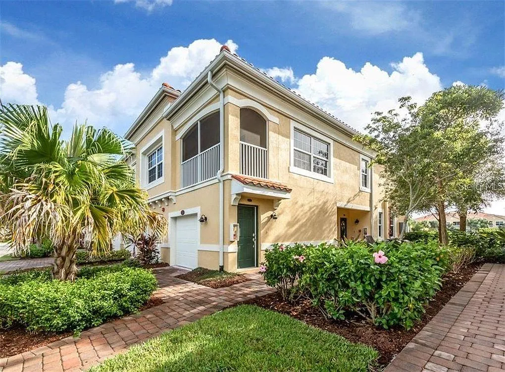2 bed, 2.0 bath, 1135 sqft, $2,150 — Photo 1