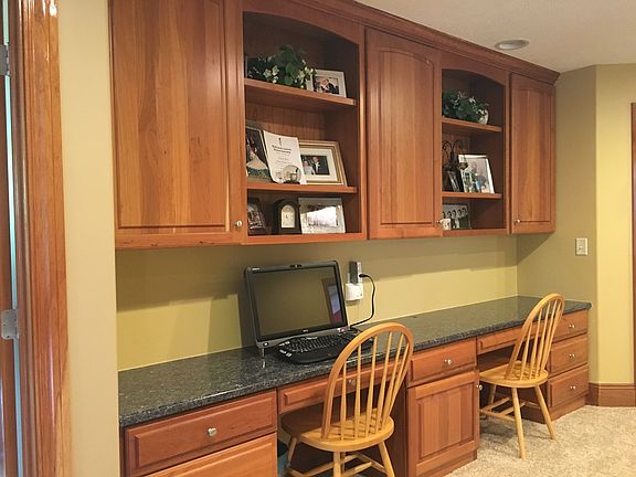 Built-in desk - 2nd floor