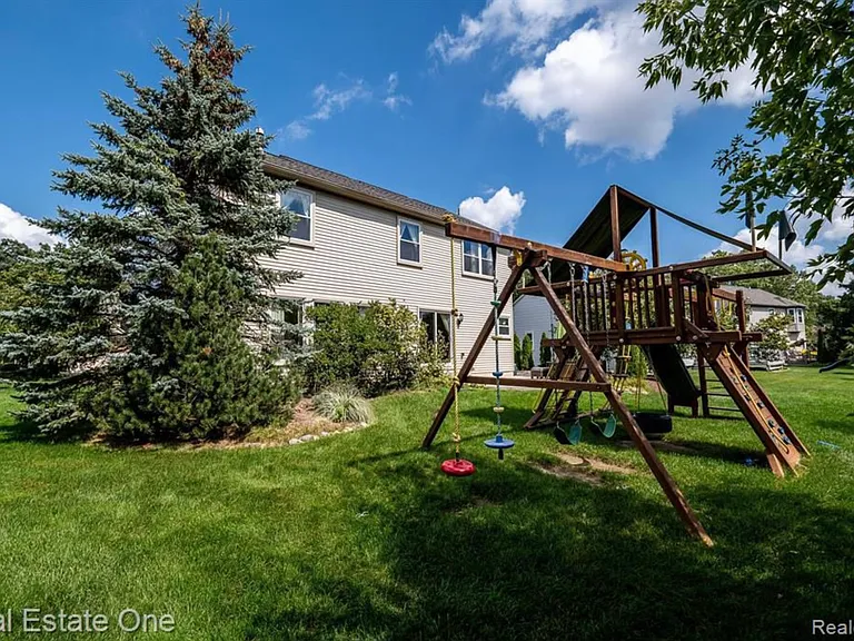 1760 Dogwood Trl — Photo 40