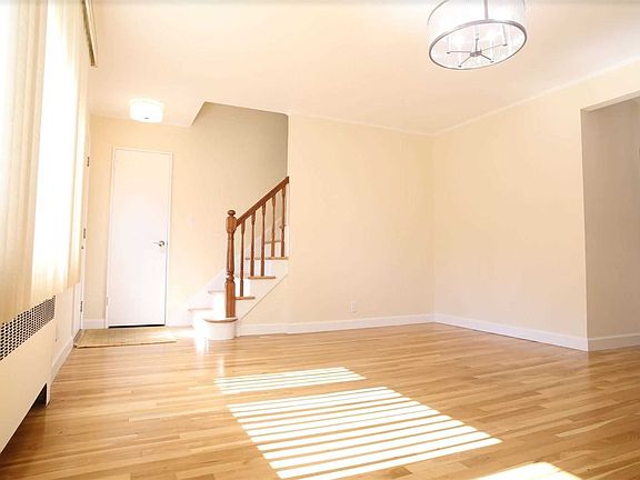 3rd image of 6 Bryce Ave