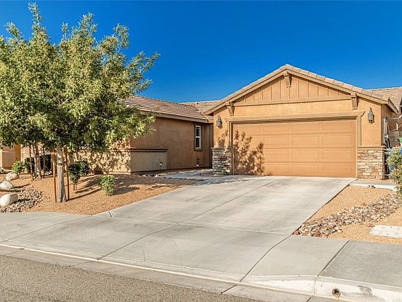2nd image of 43110 Fleetwood Dr
