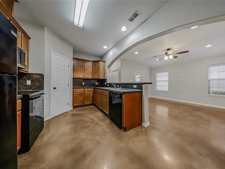 6630 Rhine Dr #B — Photo 8