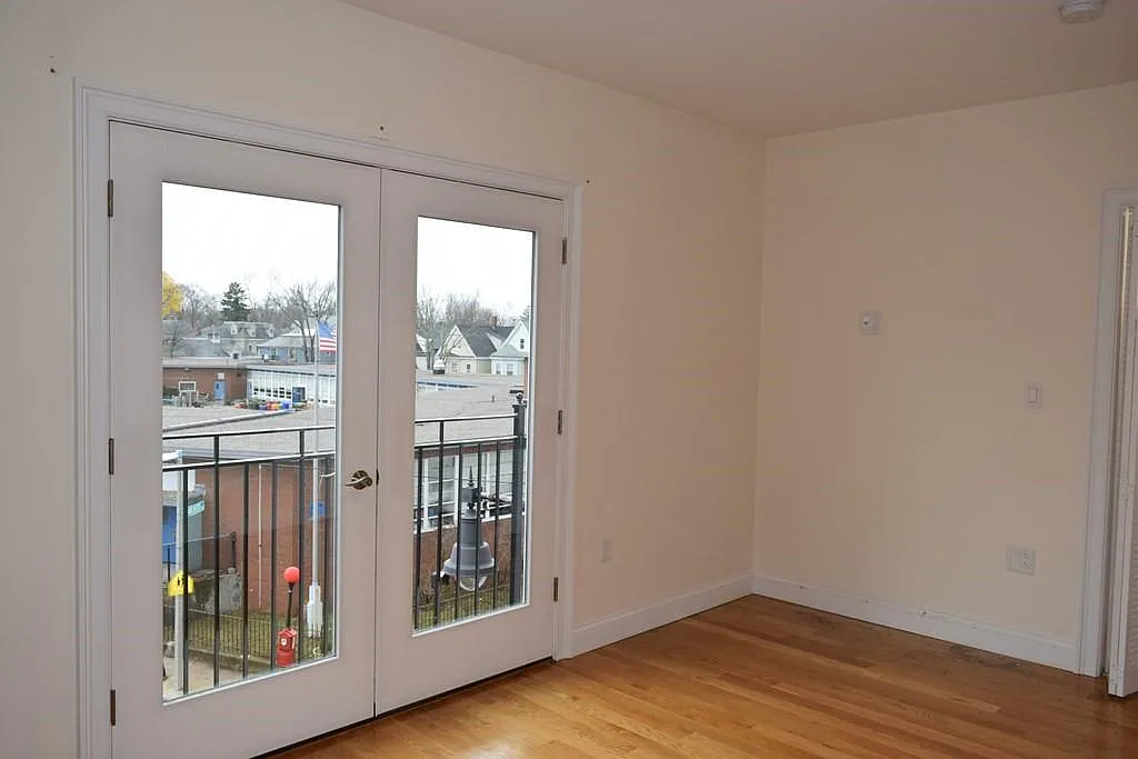 2 bed, 1.5 bath, 900 sqft, $2,850 — Photo 4