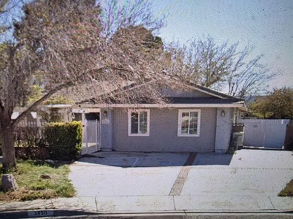 3850 Pelona Vista Dr, Lancaster, CA 93536