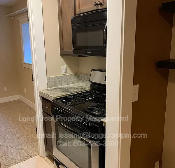 532 NE Sumner St #B — Photo 7