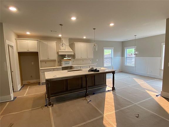 2nd image of 3909 Meadowland Dr