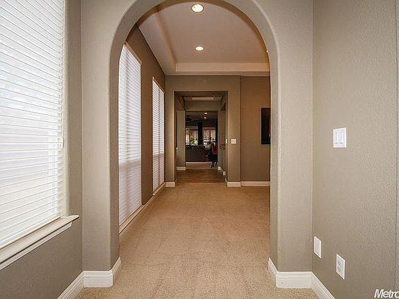 3rd image of 8603 Pasatiempo Cir
