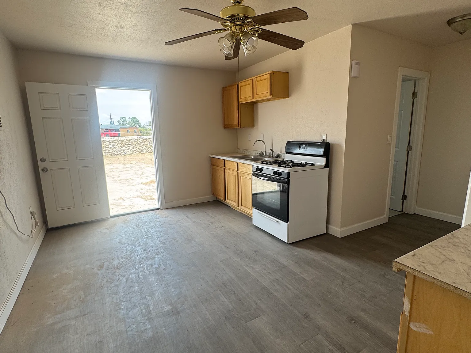 536 Ben Swain Dr — Photo 2