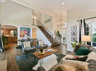 26 Justin Cir, Alameda, CA 94502