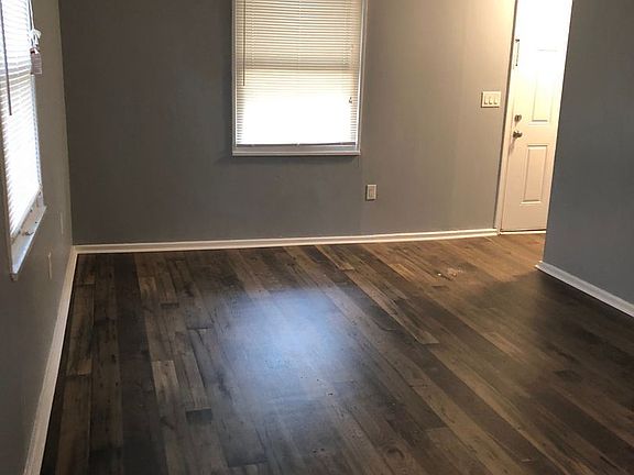 4th image of 2802 Peacock Ave