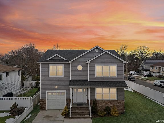 2nd image of 2162 Seamans Neck Road