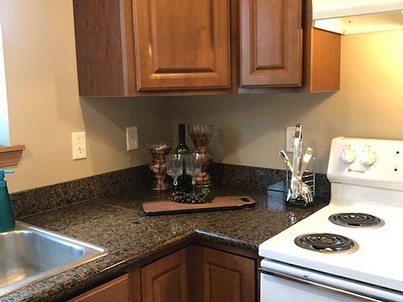 5th image of 1626 W Lee St APT 4
