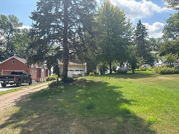 2nd image of 493 Beachwood Rd