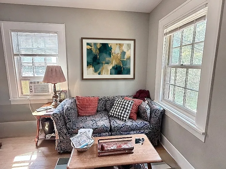 412 Crescent St NE #3 — Photo 6