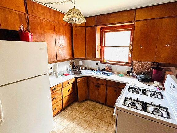 5th image of 2594 Kaiser Rd