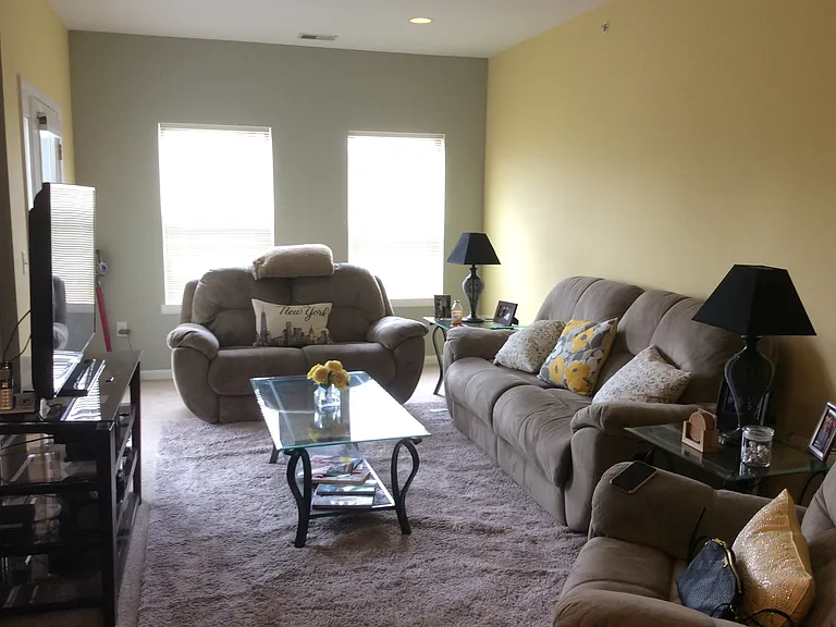 1024 Brittany Dr — Photo 1