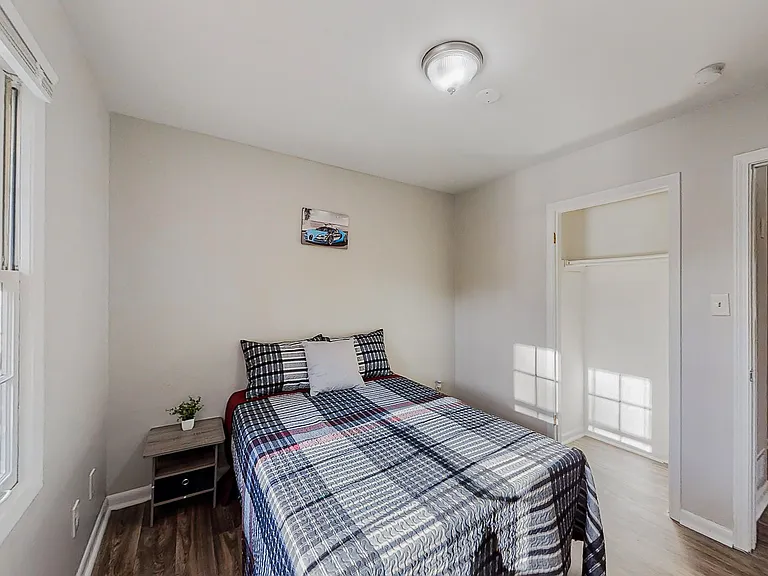 S Indian Creek Dr — Photo 2