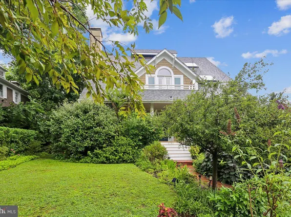 3701 Shepherd St, Chevy Chase, MD 20815