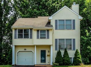 10 Cinnamon Cir, West Hartford, CT 06110