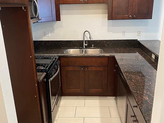 3rd image of 11117 Hartsook St APT 204