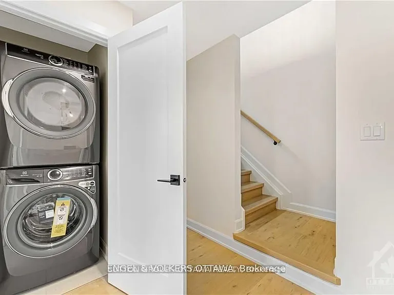 136 Carillon St #A — Photo 11