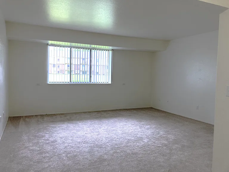 Windsor Place Apartments — Photo 63