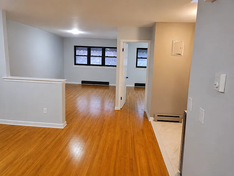 1990A Powell Ave #2 — Photo 6