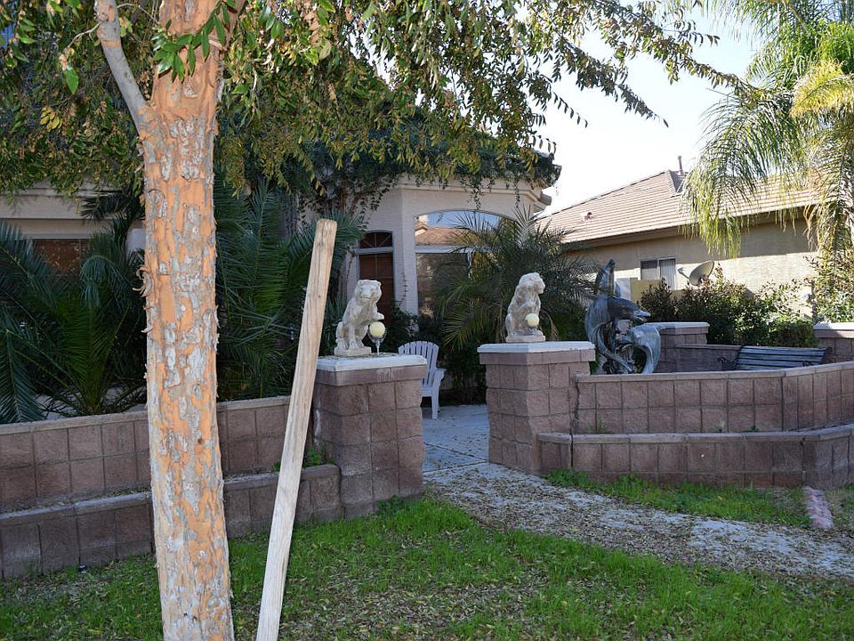 1st image of 1377 E Loma Vista St