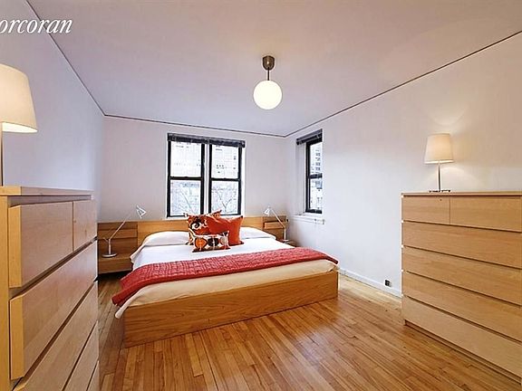 4th image of 305 W 18th St APT 5D