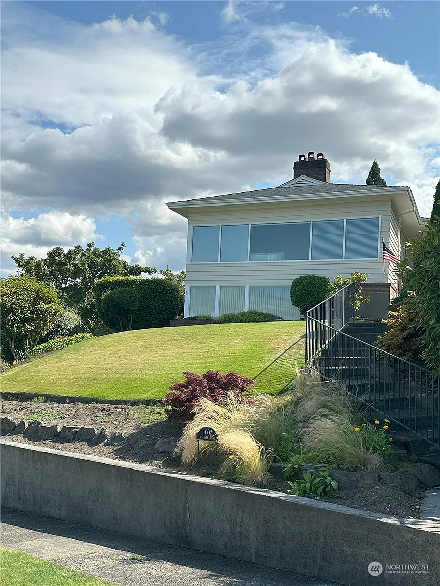 1002 N Park Drive photo 1