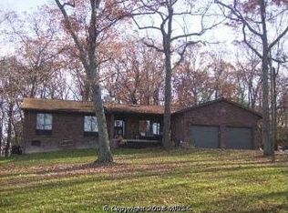 84 Bennett Ln, Berkeley Springs, WV 25411