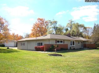 8993 Wilson Mills Rd, Chesterland, OH 44026
