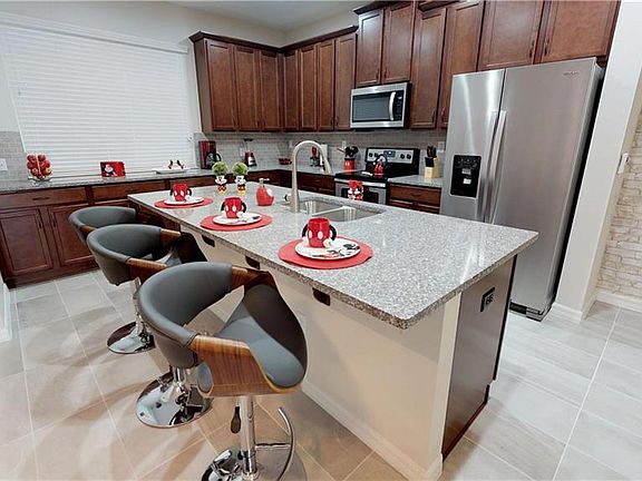 3rd image of 1568 Carey Palm Cir