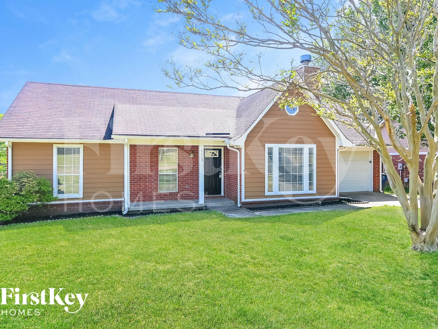 3 bed, 3.0 bath, 1255 sqft, $1,660 — Photo 1