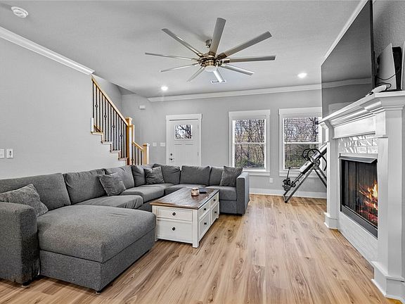3rd image of 4 Audrey Ln