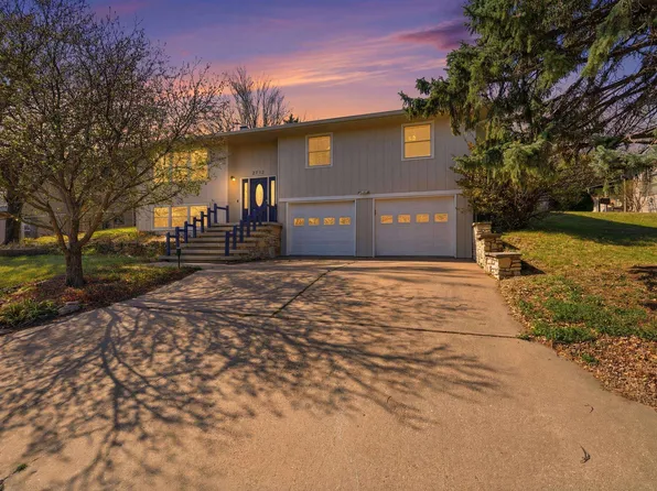 2712 Aspen Way, Manhattan, KS 66503