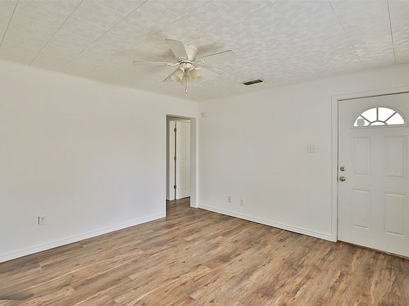 4th image of 525 Jeanette St