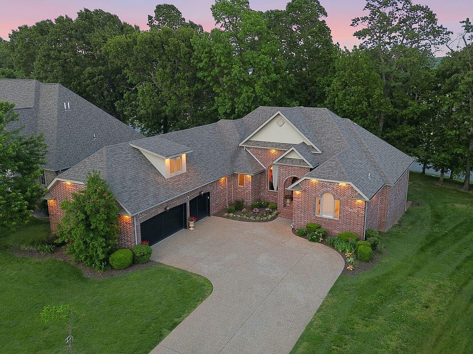 1st image of 6048 S Black Oak Drive