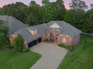 6048 S Black Oak Drive, Springfield, MO 65804