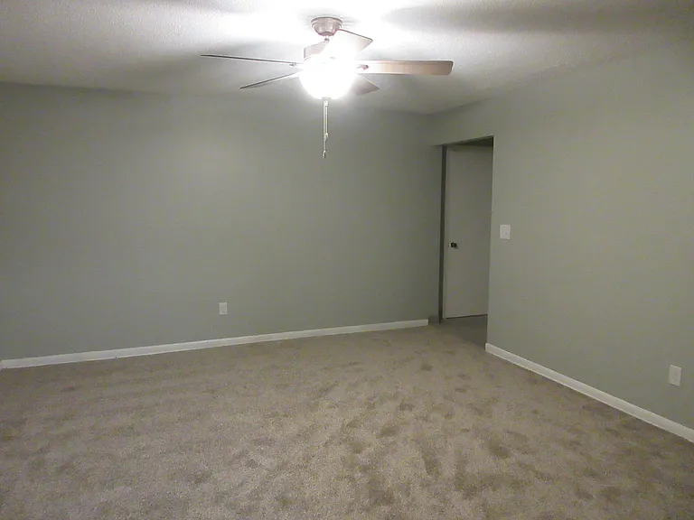 4729 California St — Photo 5
