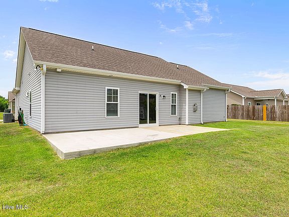 3rd image of 106 Hidden Maple Court
