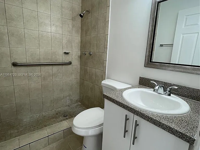 1210 San Remo Cir — Photo 9